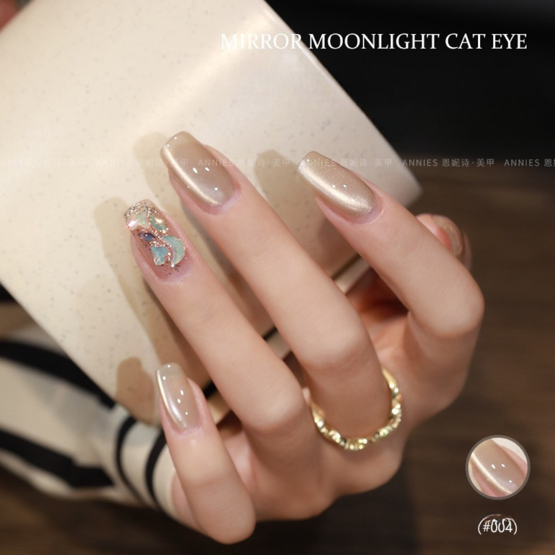 Luminous Moonlight Cat Eye Gel Polish