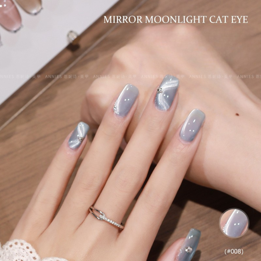 Luminous Moonlight Cat Eye Gel Polish