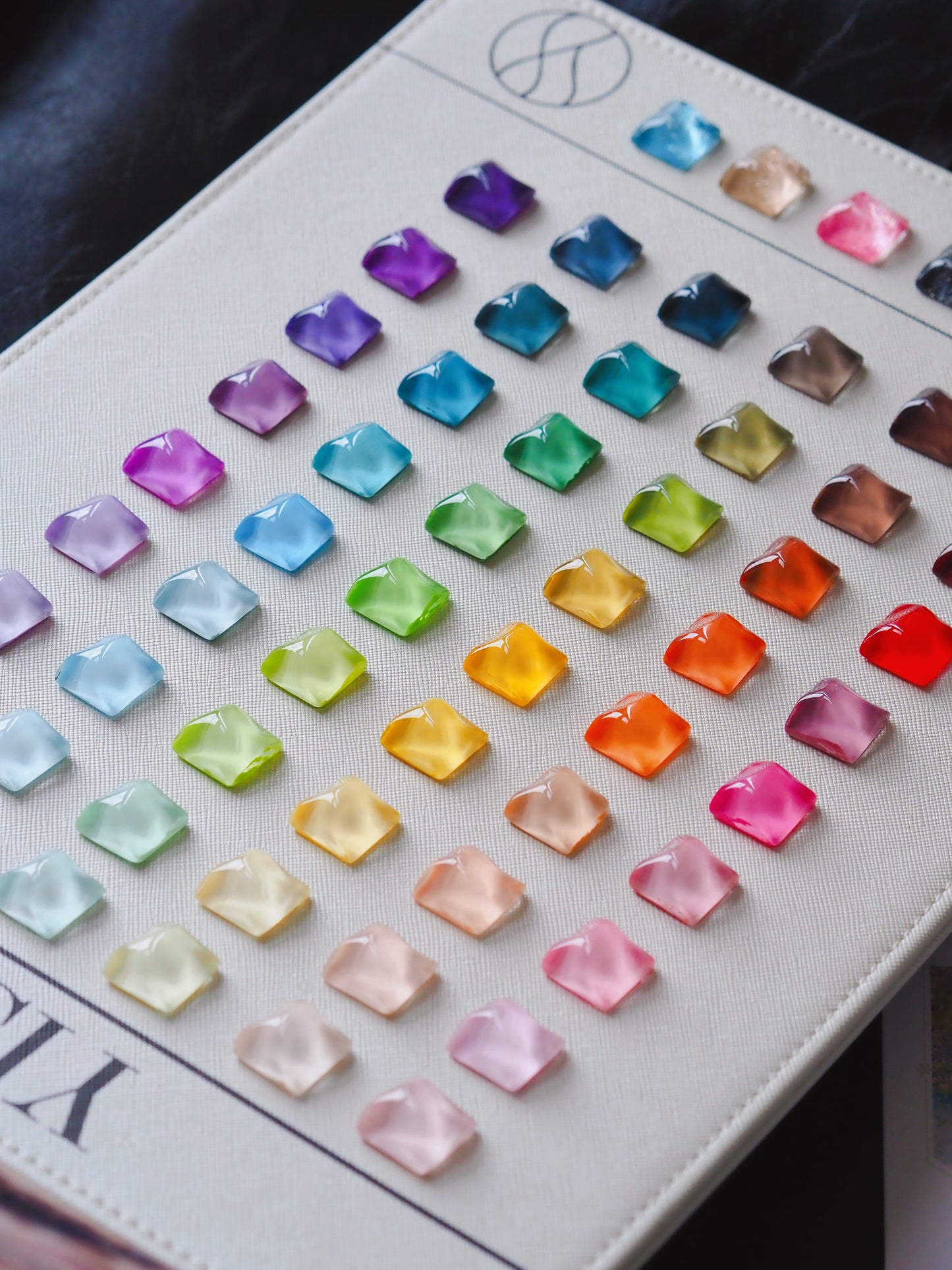 YISS 60 colour gel polish swatch card close-up