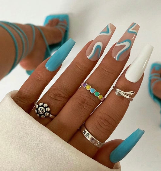 Nail Art in the Digital Age | How Instagram and TikTok Are Shaping Trends