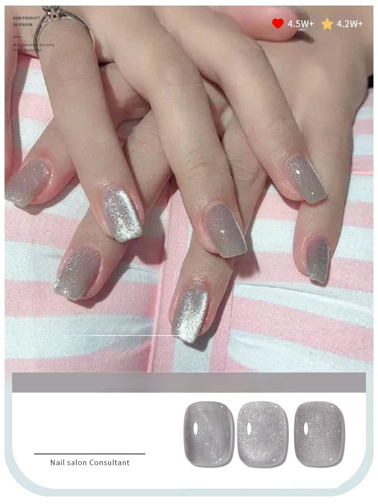 Cool Gray Aurora Cat Eye cat eye gel polish for dynamic and elegant nail art with a cool gray aurora cat eye effect, adding a touch of sophistication